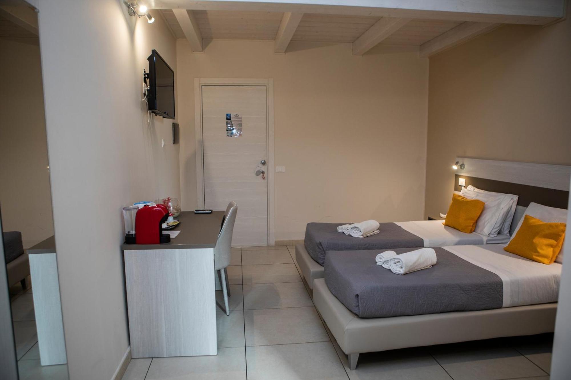 La Perla Amantea - Rooms & Apartaments Екстериор снимка