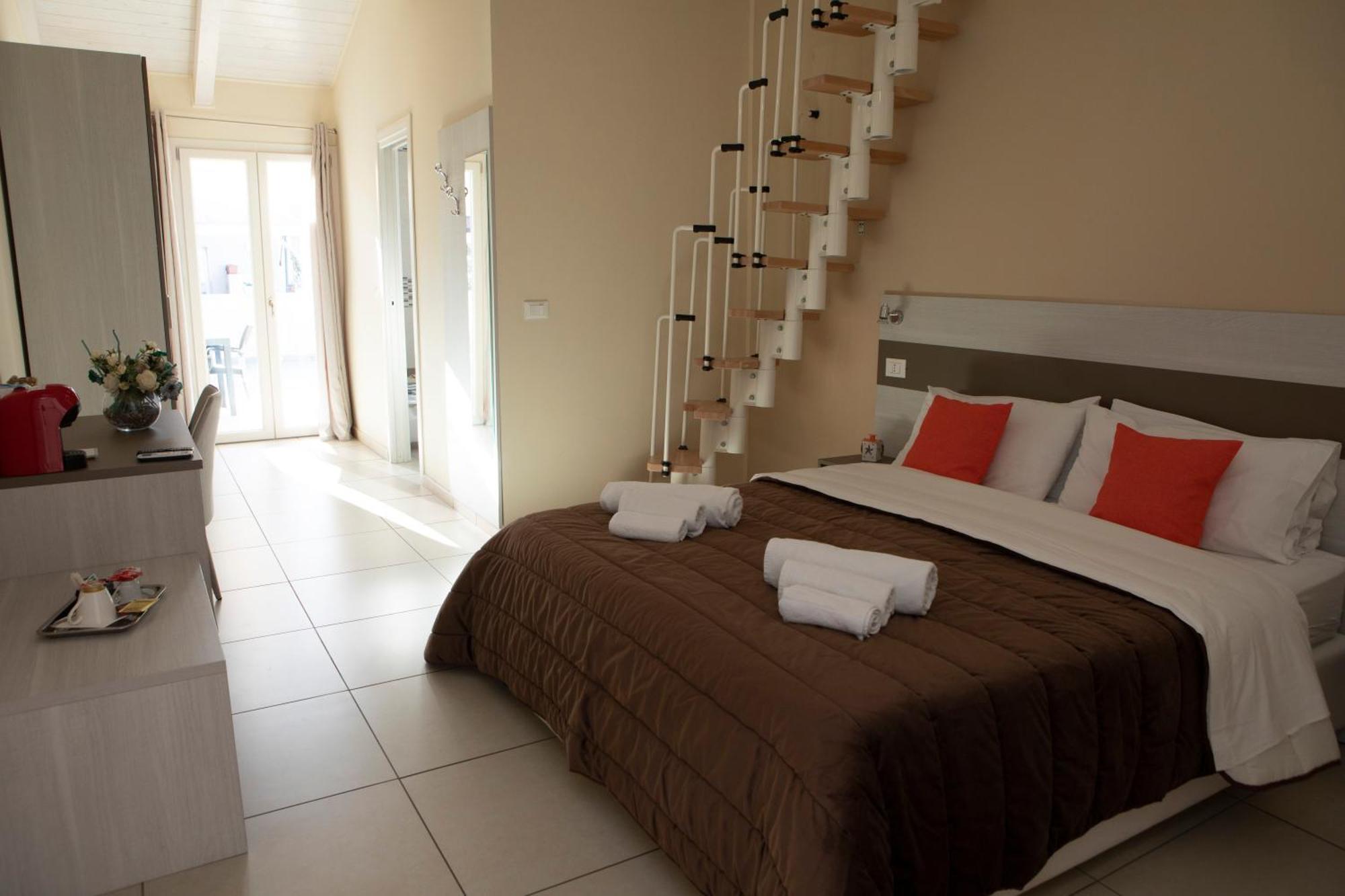 La Perla Amantea - Rooms & Apartaments Екстериор снимка