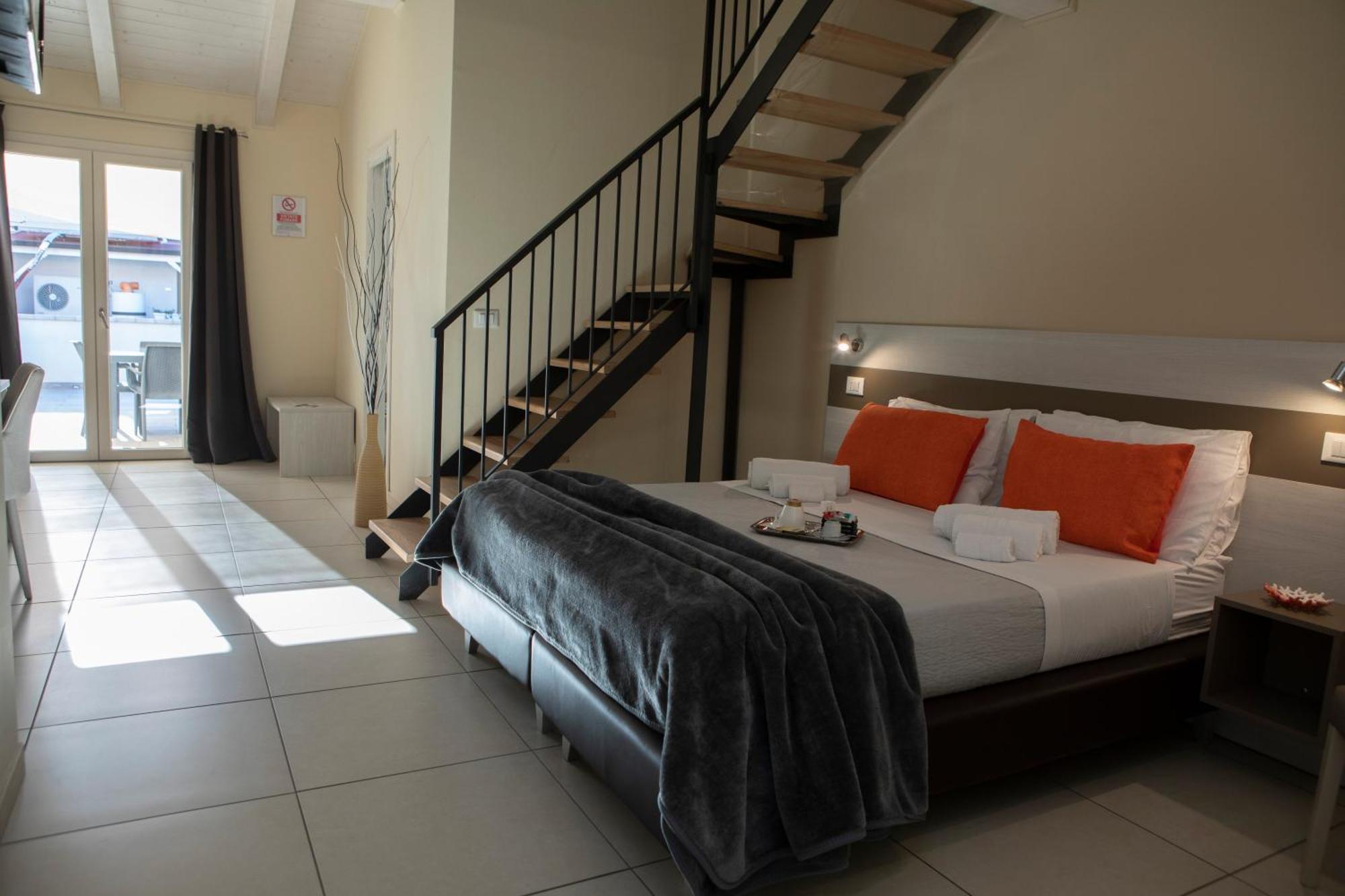 La Perla Amantea - Rooms & Apartaments Екстериор снимка