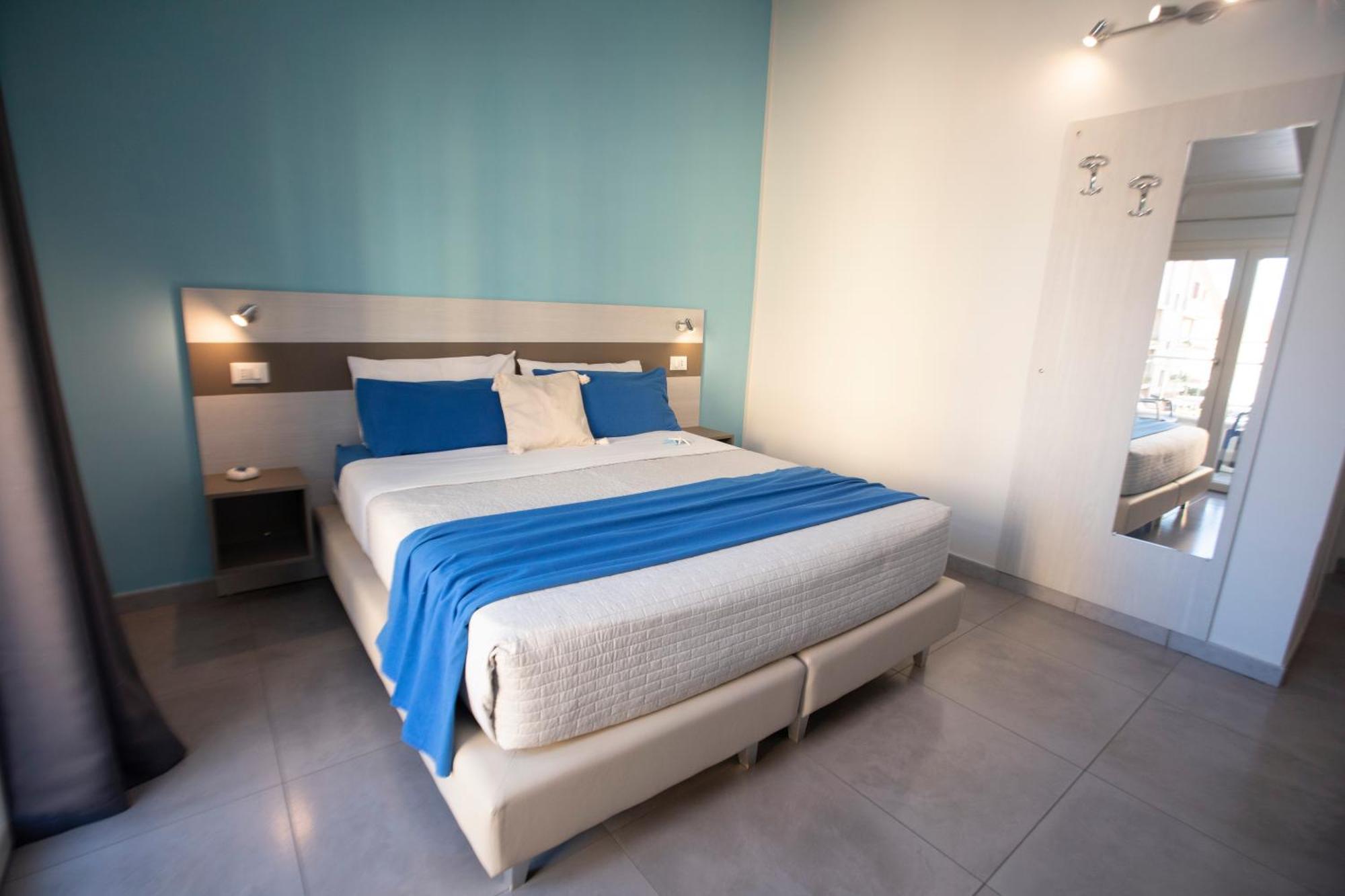 La Perla Amantea - Rooms & Apartaments Екстериор снимка