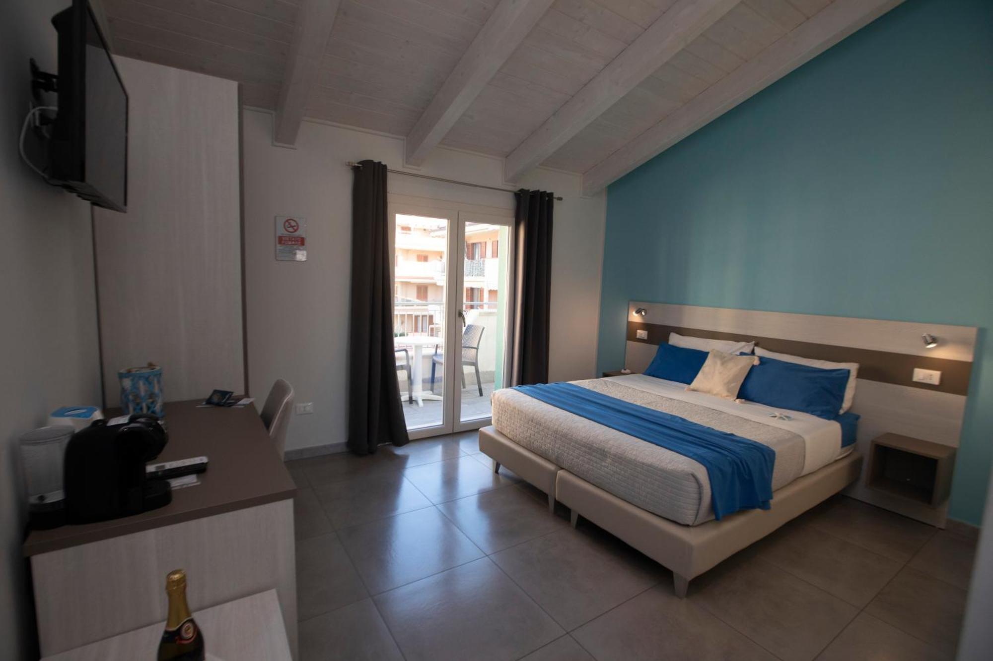 La Perla Amantea - Rooms & Apartaments Екстериор снимка