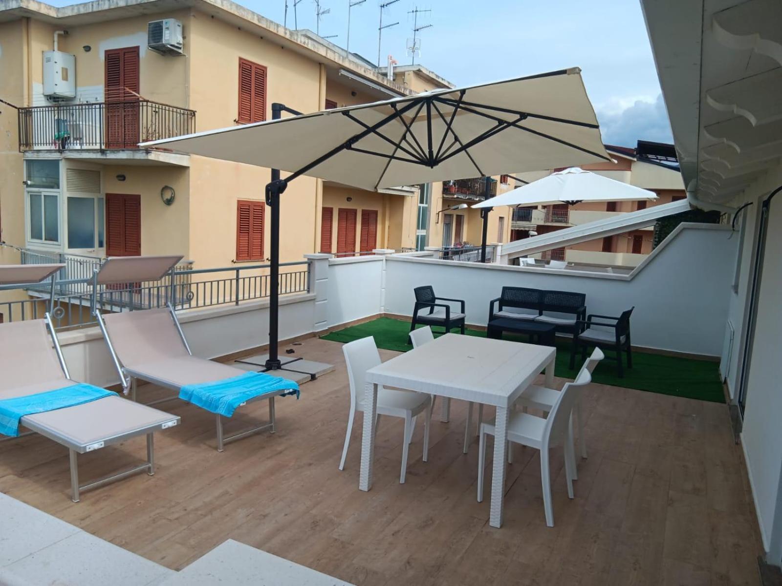 La Perla Amantea - Rooms & Apartaments Екстериор снимка
